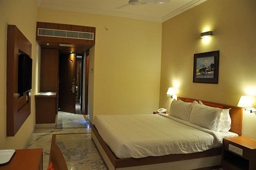 Bkr Grand Hotel 3*
